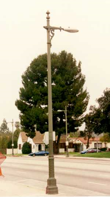 Single lantern post with a curved 'bishop's crook' style arm.