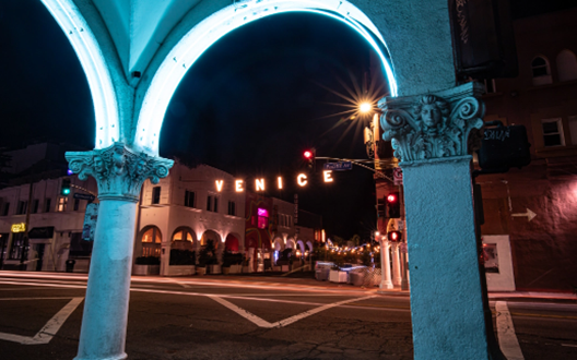 Lighted Venice Beach sign